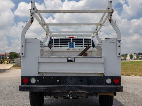Used 2019 Ford F250 XL w/ STX Appearance Package RWD image 6