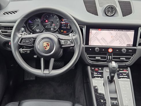 Certified 2025 Porsche Macan image 25