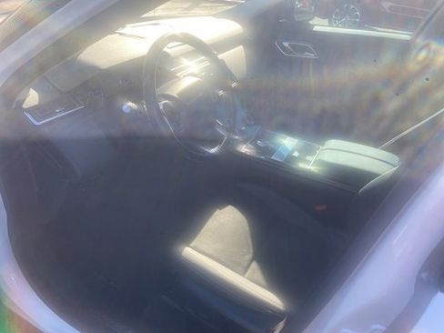 Used 2019 Land Rover Range Rover Velar image 9