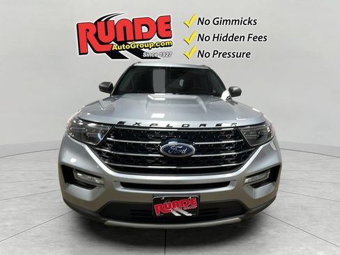 Used 2021 Ford Explorer XLT AWD/4WD image 9