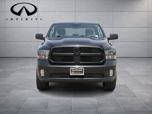 Used 2018 RAM 1500 Express w/ Black Ram 1500 Express Group AWD/4WD image 2