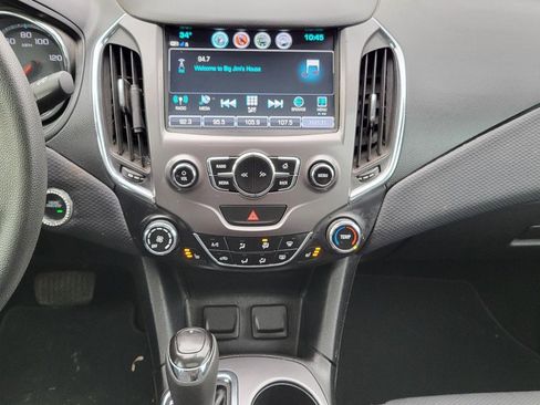 Used 2018 Chevrolet Cruze LT w/ Sun And Sound Package image 28