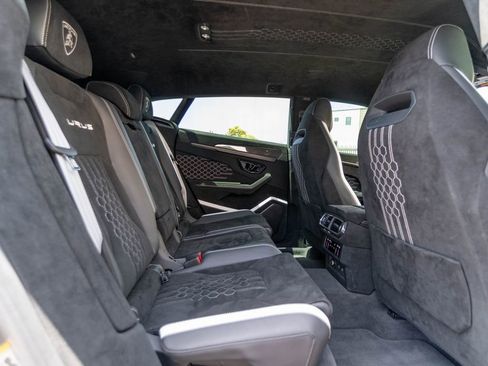 Used 2024 Lamborghini Urus Performante AWD/4WD image 24