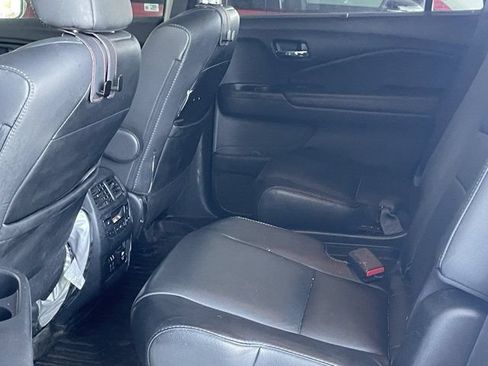 Used 2021 Honda Pilot Touring image 16