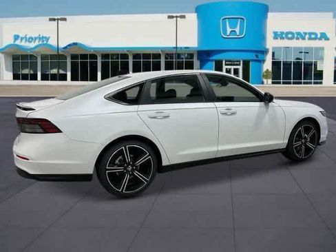 Used 2025 Honda Accord Sport image 8