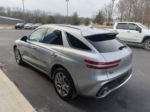 Used 2023 Genesis GV70 2.5T w/ Select Package image 10