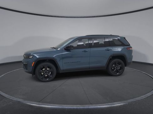 New 2026 Jeep Grand Cherokee Limited w/ Limited Altitude Package AWD/4WD image 8
