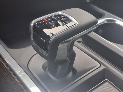 New 2026 GMC Sierra 1500 Elevation image 7