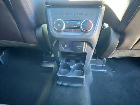 Certified 2025 Ford Explorer Platinum AWD/4WD image 22