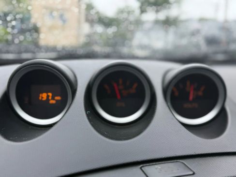 Used 2004 Nissan 350Z Touring image 16