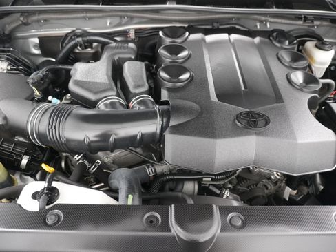 Used 2016 Toyota 4Runner SR5 image 30