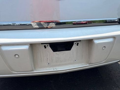 Used 2011 Cadillac DTS Platinum FWD image 21
