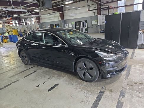 Used 2019 Tesla Model 3 Standard Range RWD image 3