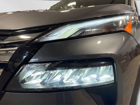 Used 2025 Nissan Rogue SV image 13