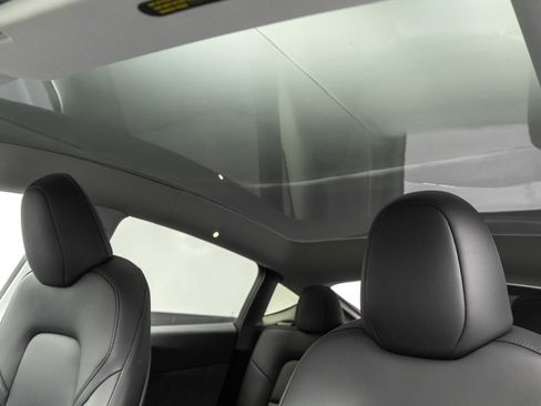 Used 2024 Tesla Model Y Long Range image 25