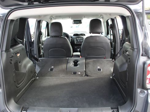 Used 2022 Jeep Renegade Trailhawk image 14