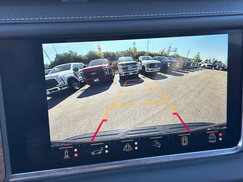 Used 2023 GMC Yukon Denali Ultimate AWD/4WD image 35