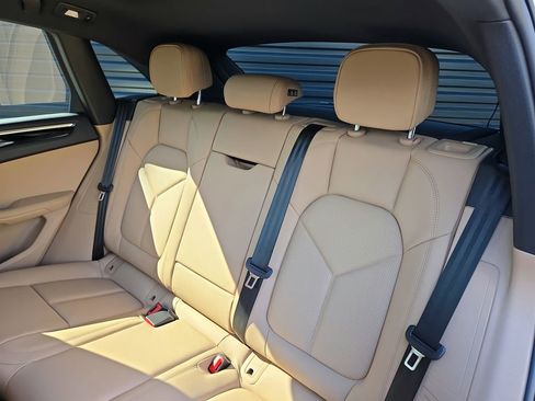 Certified 2026 Porsche Macan image 16