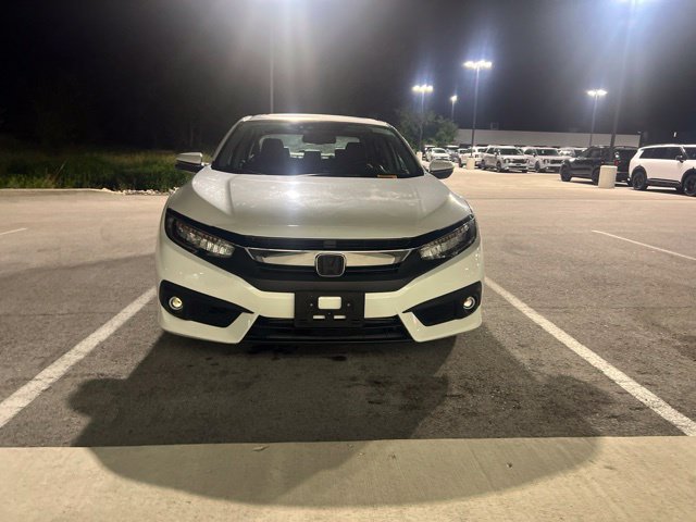 Used 2018 Honda Civic Touring image 2