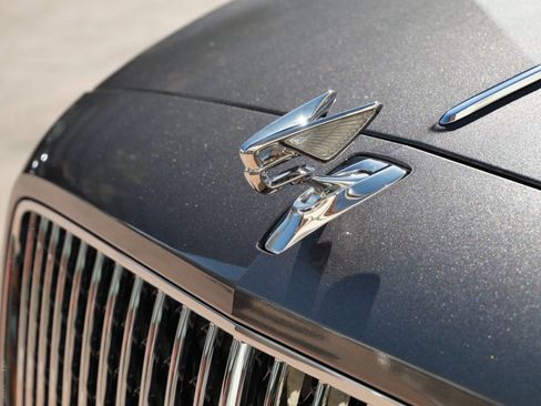 Used 2024 Bentley Flying Spur Azure image 11