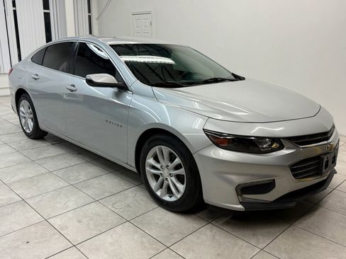 Used 2018 Chevrolet Malibu LT image 1