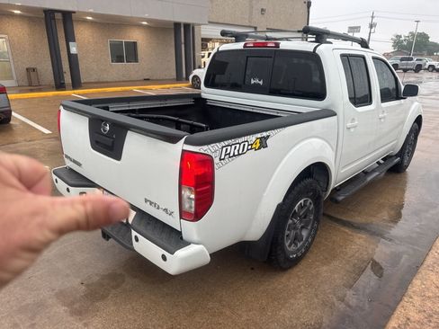 Used 2015 Nissan Frontier PRO-4X w/ Pro-4x Luxury Package AWD/4WD image 5