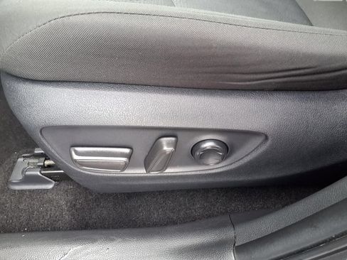 Used 2025 Toyota RAV4 XLE FWD image 21