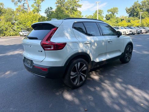 Used 2024 Volvo XC40 B5 Plus w/ Protection Package Premier AWD/4WD image 14