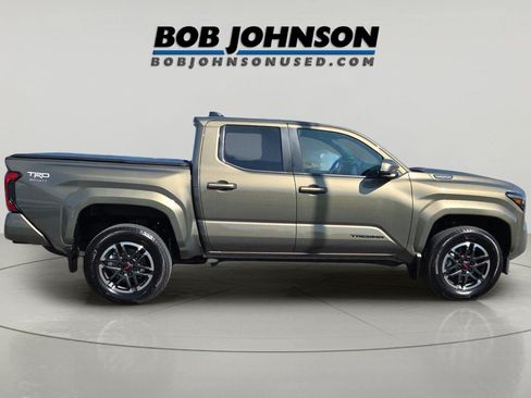 Used 2026 Toyota Tacoma TRD Sport w/ TRD Sport Upgrade Package AWD/4WD image 9