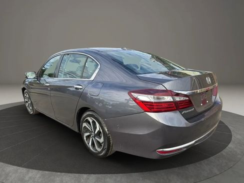 Used 2017 Honda Accord EX-L image 7
