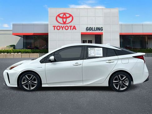 Used 2019 Toyota Prius XLE image 2