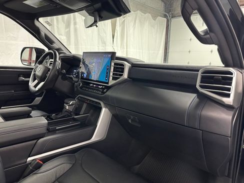 Used 2025 Toyota Tundra Platinum AWD/4WD image 66