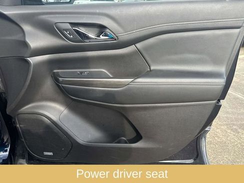 Used 2021 GMC Acadia SLT w/ Preferred Package image 18