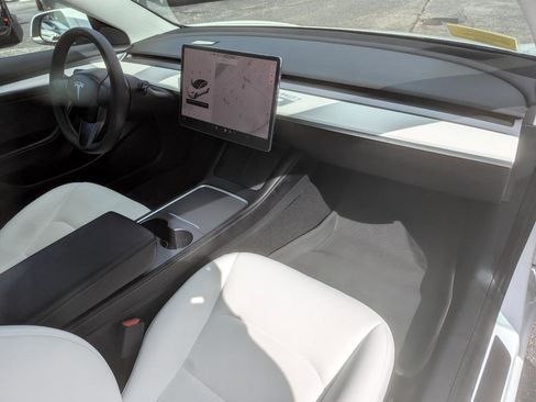 Used 2021 Tesla Model 3 Standard Range Plus RWD image 30