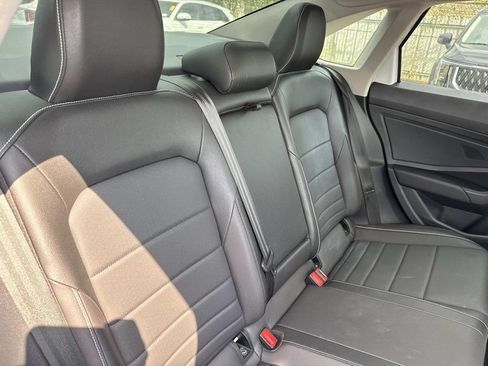 Used 2024 Volkswagen Jetta SE w/ Panoramic Sunroof Package FWD image 11