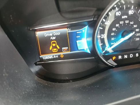 Used 2019 Ford Explorer XLT w/ Equipment Group 202A image 21