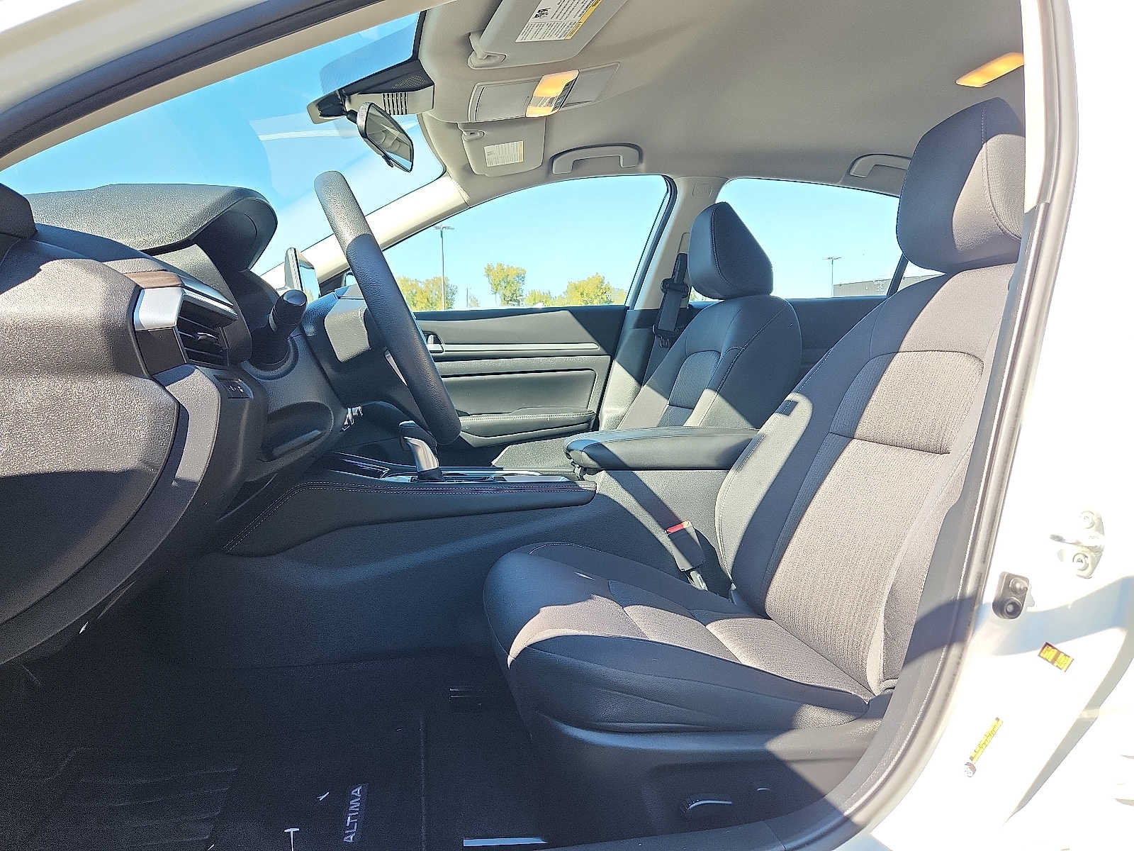 Used 2023 Nissan Altima 2.5 SV AWD/4WD image 13