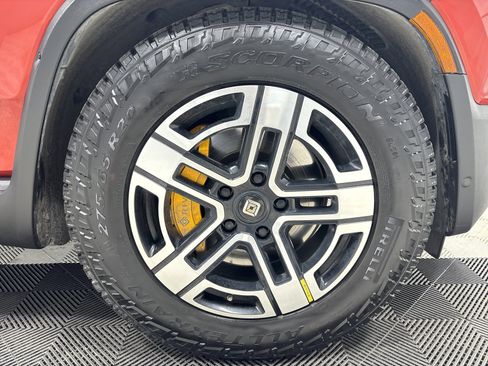 Used 2023 Rivian R1T Adventure AWD/4WD image 14