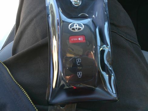 Used 2023 Toyota Prius LE image 37