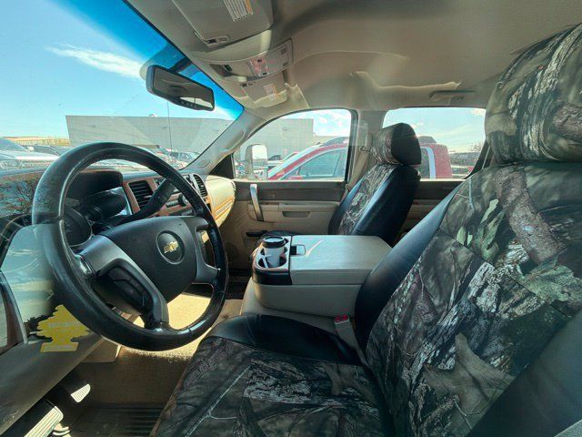 Used 2014 Chevrolet Silverado 2500 LT w/ Interior Plus Package AWD/4WD image 14