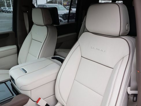 New 2026 GMC Yukon XL Denali w/ Denali Reserve Package image 13