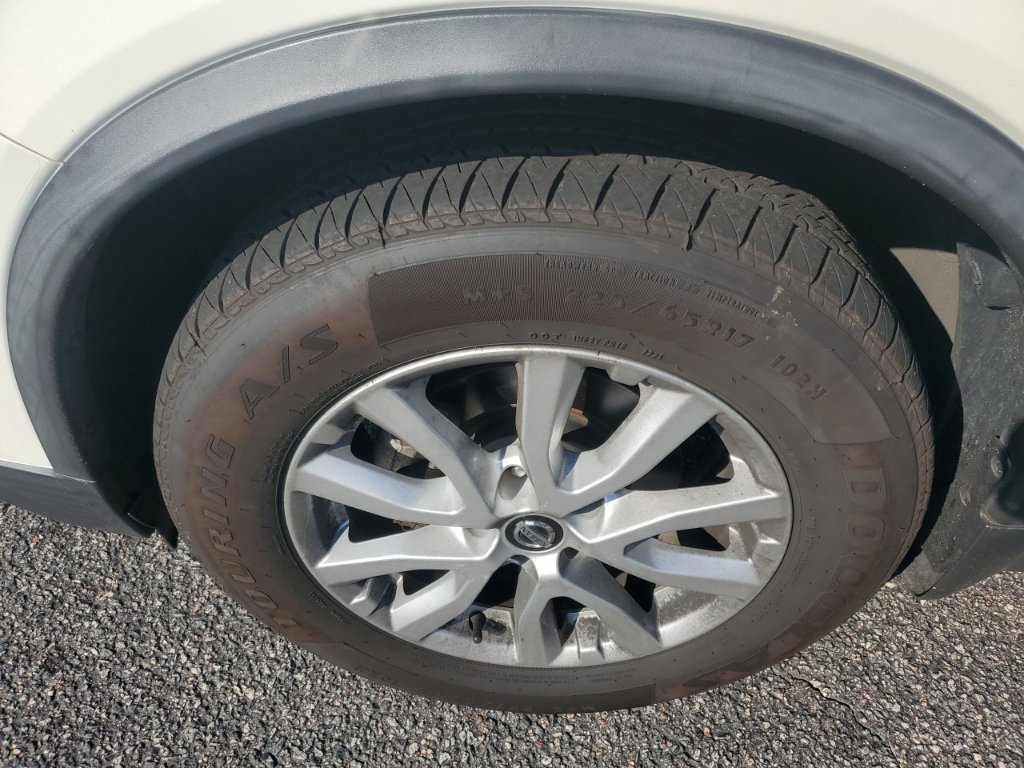 Used 2020 Nissan Rogue SV FWD image 11