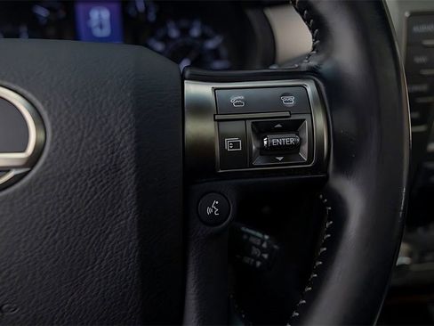 Used 2018 Lexus GX 460 image 35