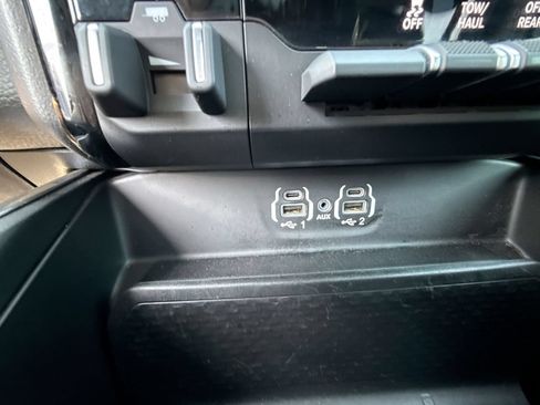 Used 2023 RAM 1500 Laramie AWD/4WD image 17