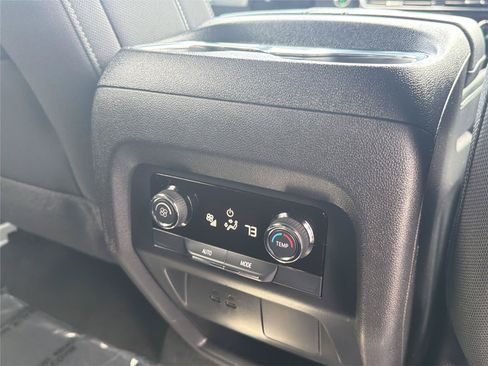 Used 2025 Chevrolet Traverse LT AWD/4WD image 23