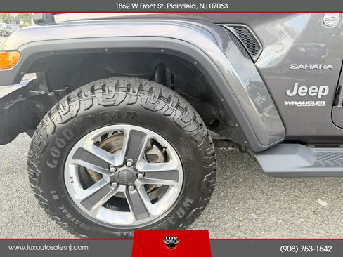 Used 2018 Jeep Wrangler Unlimited Sahara AWD/4WD image 52