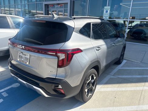 Used 2025 Kia Seltos S AWD/4WD image 3