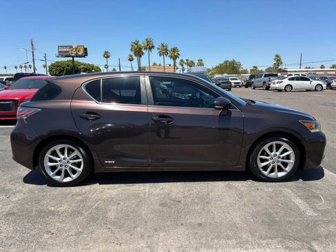 Used 2013 Lexus CT 200h w/ Premium Pkg w/Navigation FWD image 10