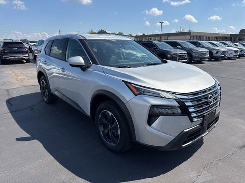 Used 2024 Nissan Rogue SV AWD/4WD image 1