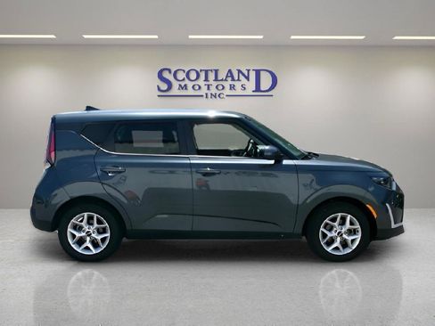 Used 2025 Kia Soul LX w/ LX Technology Package FWD image 5